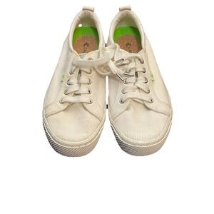 Cariuma White Canvas Lace Up Sneakers Logo Accents Low Top Casual Shoes